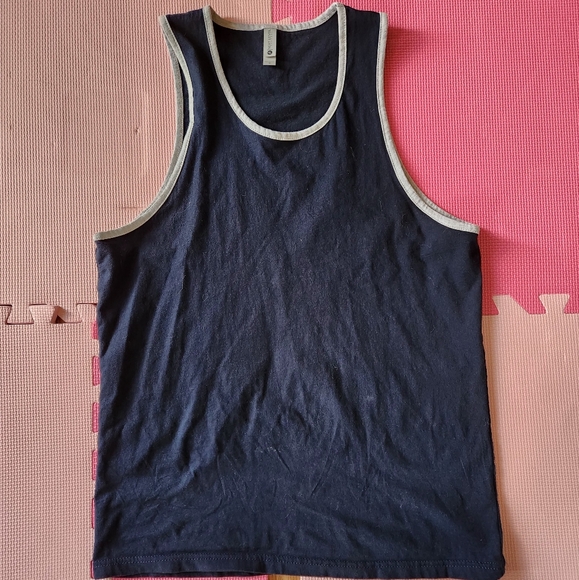 BUNDLE 2 tank tops for 15 - Picture 5 of 5